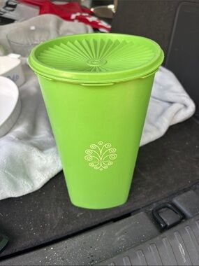 Vintage Tupperware Green Snap-On Lid